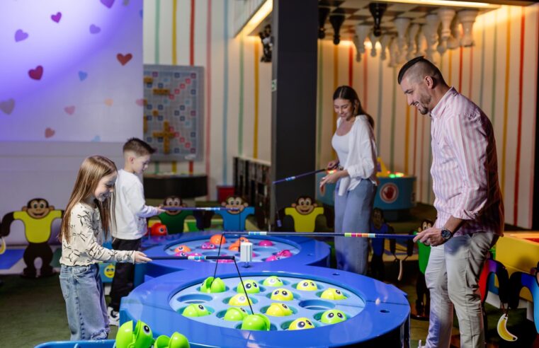 Praia de Belas Shopping traz jogos gigantes da Big Land para animar as férias escolares