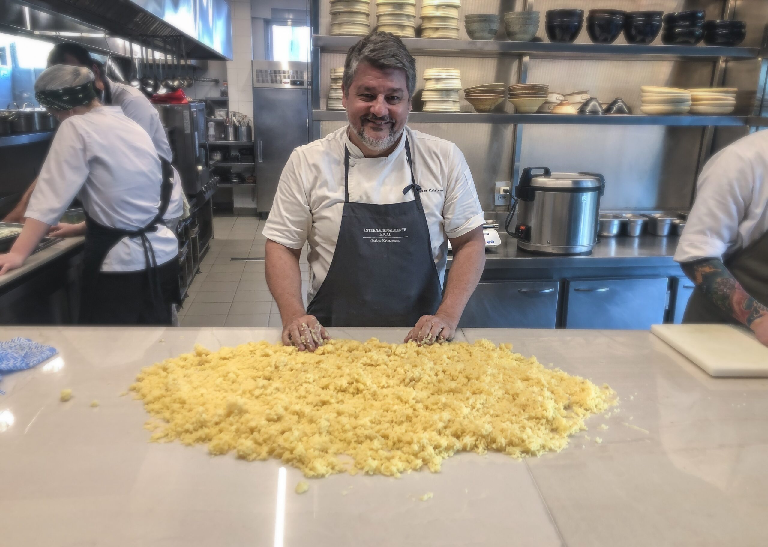 Receita de nhoque apresentada por três gerações da família Kristensen na TV volta ao cardápio do UM Bar&Cozinha