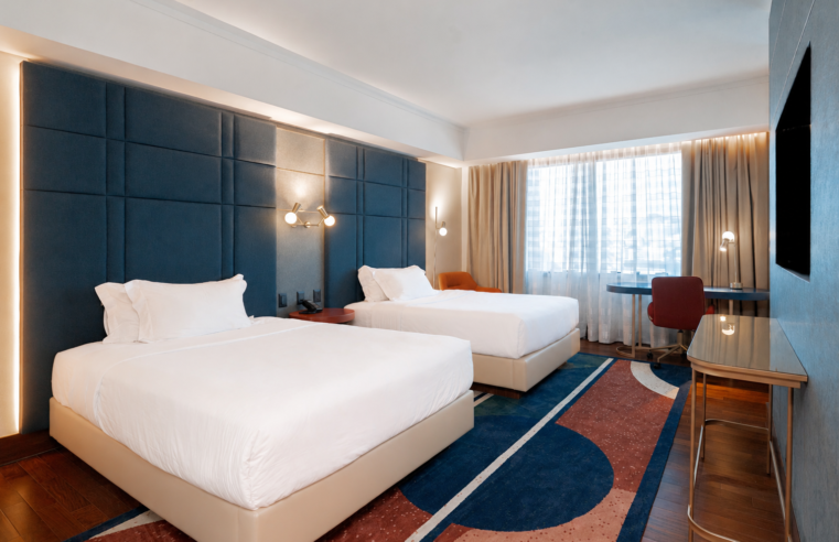 Nova campanha do Hilton Porto Alegre oferece terceira noite cortesia para estadas prolongadas
