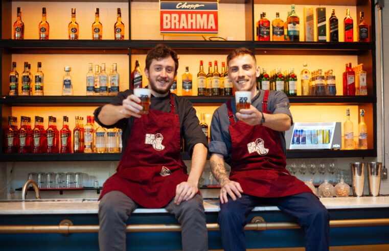 Zoma Bar aposta em cardápio com alma de boteco e chopp gelado em Porto Alegre