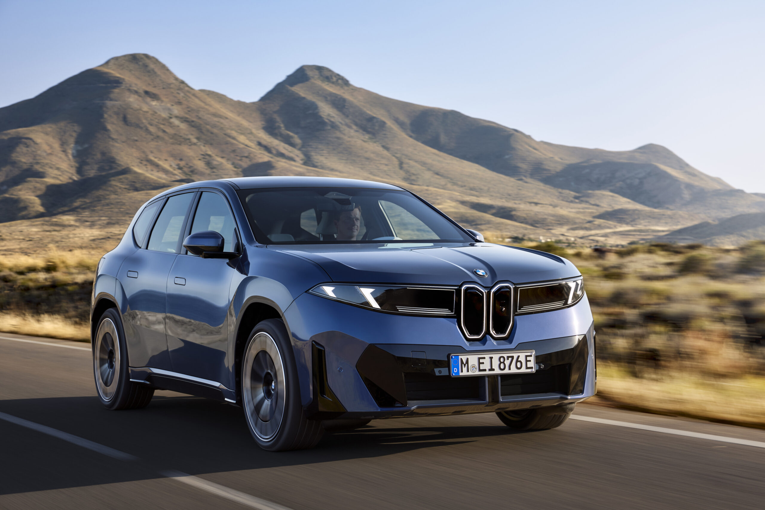 BMW iX3 estreia no Brasil com pré-lançamento simultâneo em três estados