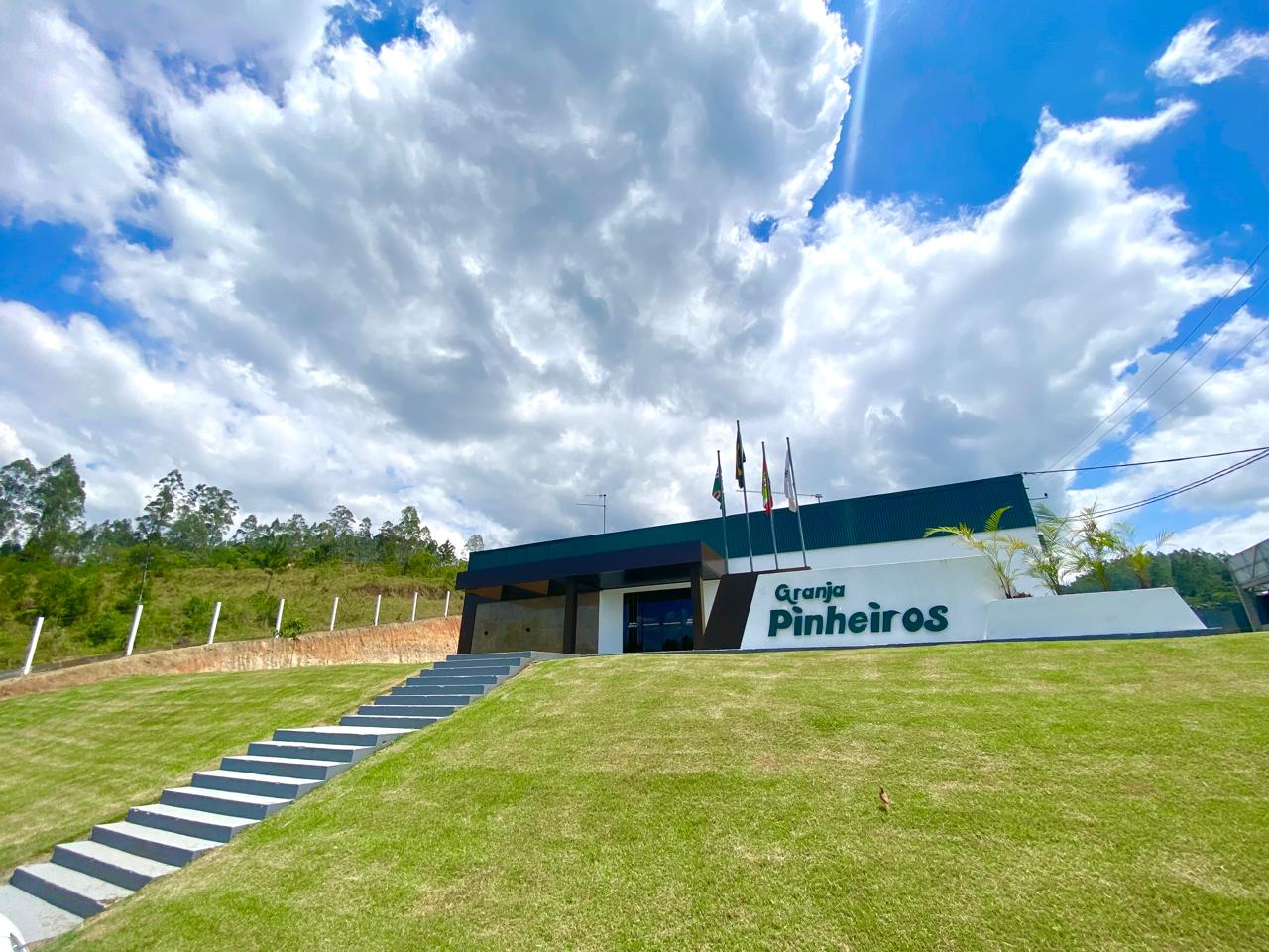 Granja Pinheiros adquire unidade de recria e acelera plano de crescimento na avicultura