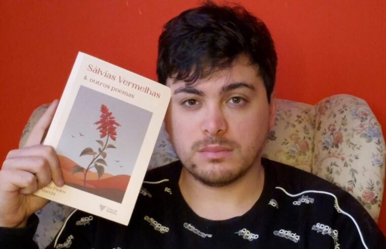 O escritor, poeta e roteirista João Pedro Marchi lança livro de poemas no Kafka Bar & Cultura