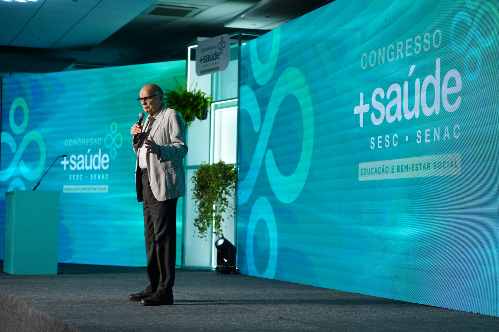 A 1ª edição do Congresso + Saúde Sesc e Senac: Educação e Bem-Estar Social reuniu mais de 800 pessoas em Porto Alegre.