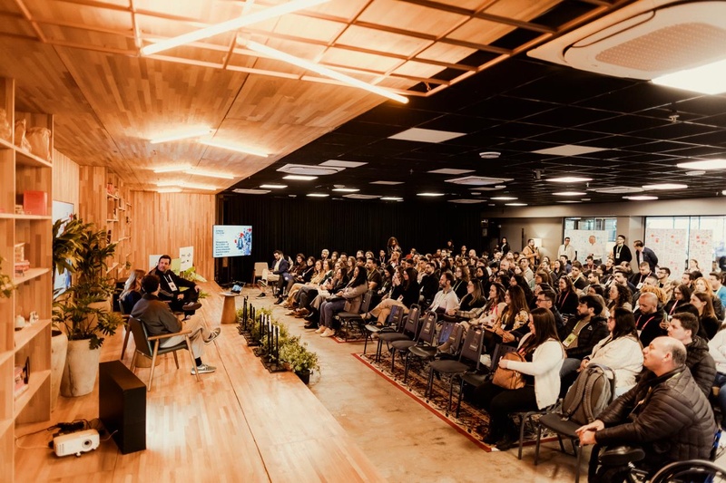 Marcas, experiência do consumidor e o poder das comunidades dominam terceiro dia da Semana Caldeira