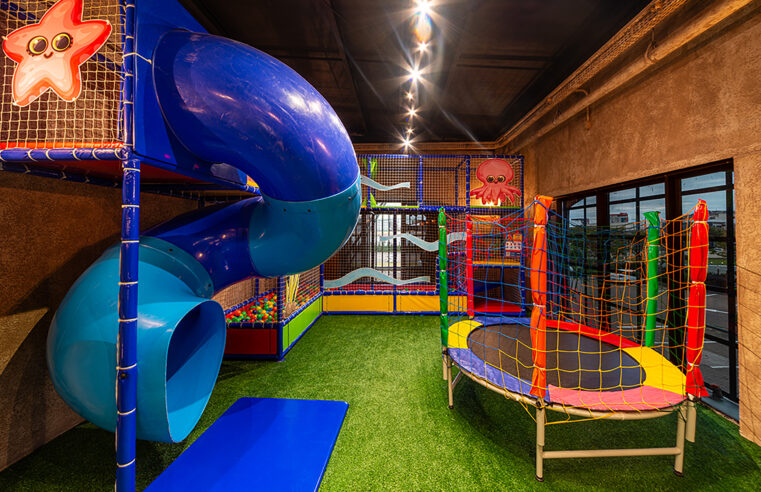 Cara de Mau Porto Alegre inaugura Brinquedoteca e amplia experiência para as famílias