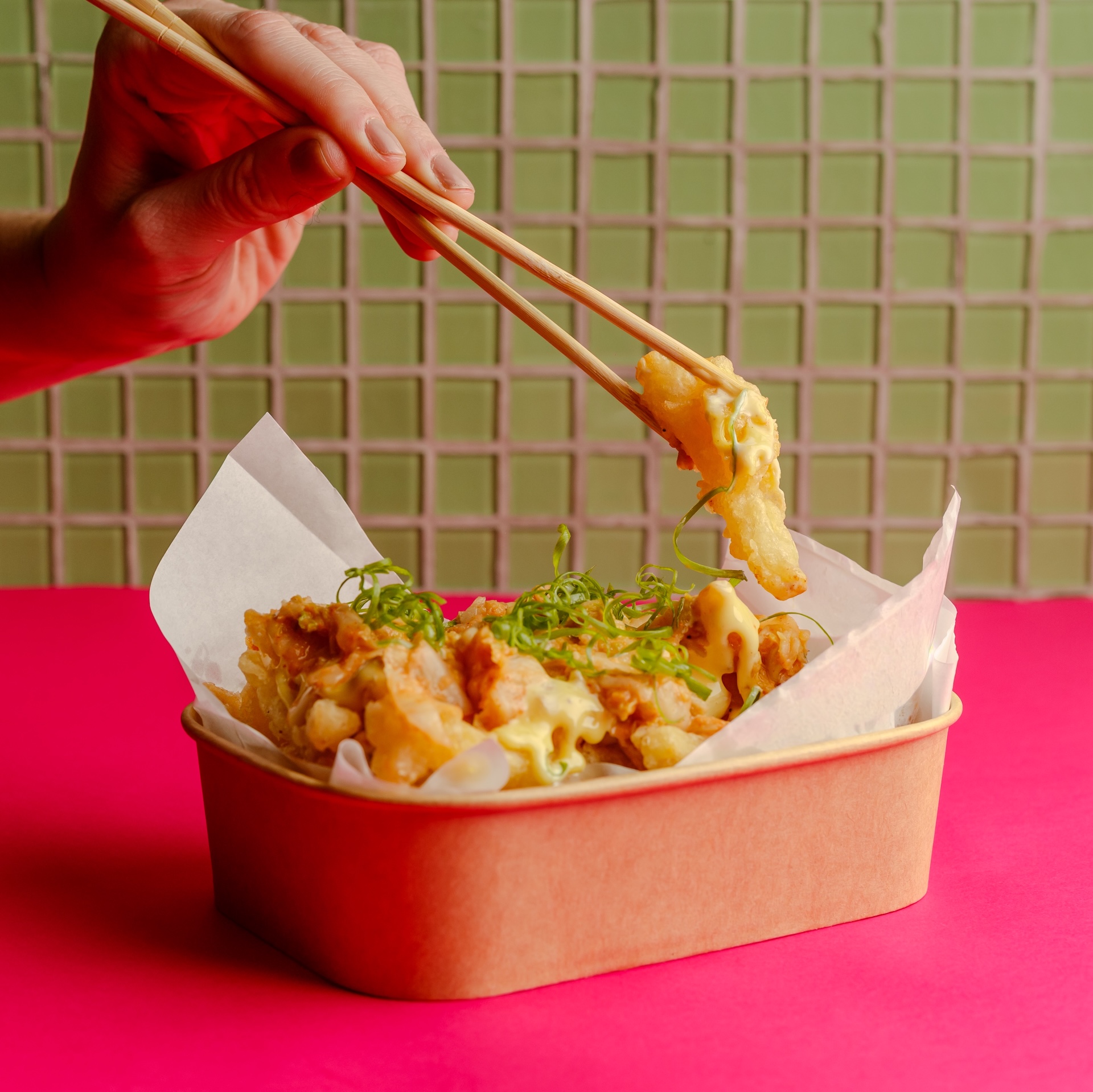 Taôri aposta em street food asiático e reúne sabores de diferentes países do Oriente em Porto Alegre