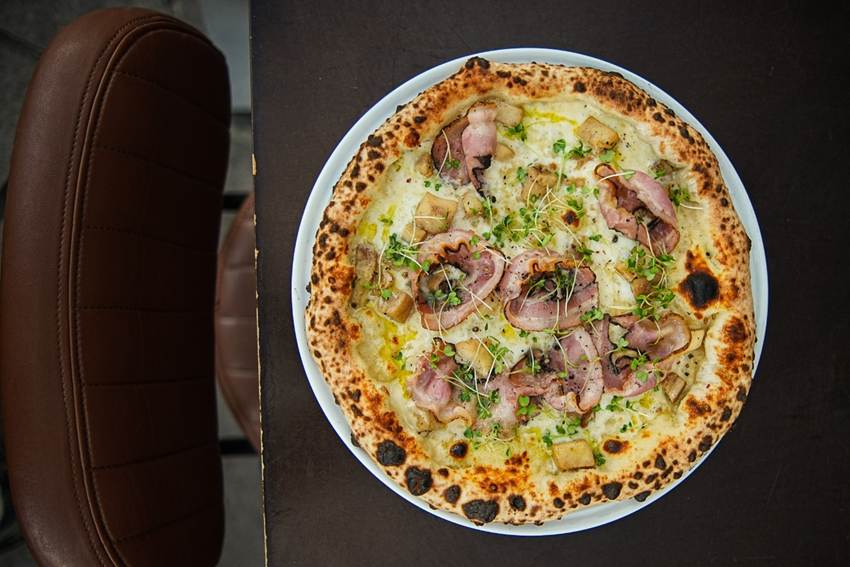Terça-feira de pizza: Grani mantém combo com bebida a partir de R$ 52 em Porto Alegre