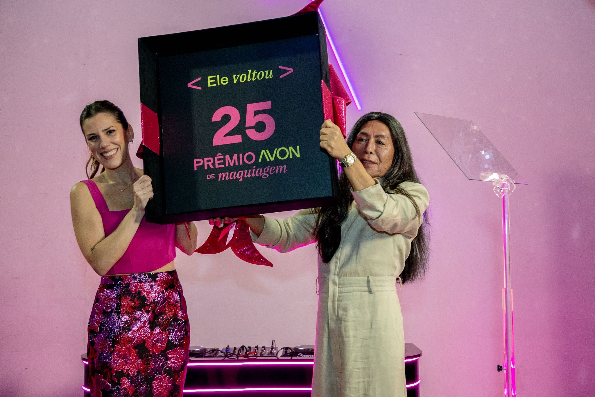 Avon celebra 140 anos de história e anuncia o retorno do Prêmio Avon de Maquiagem em formato inédito 