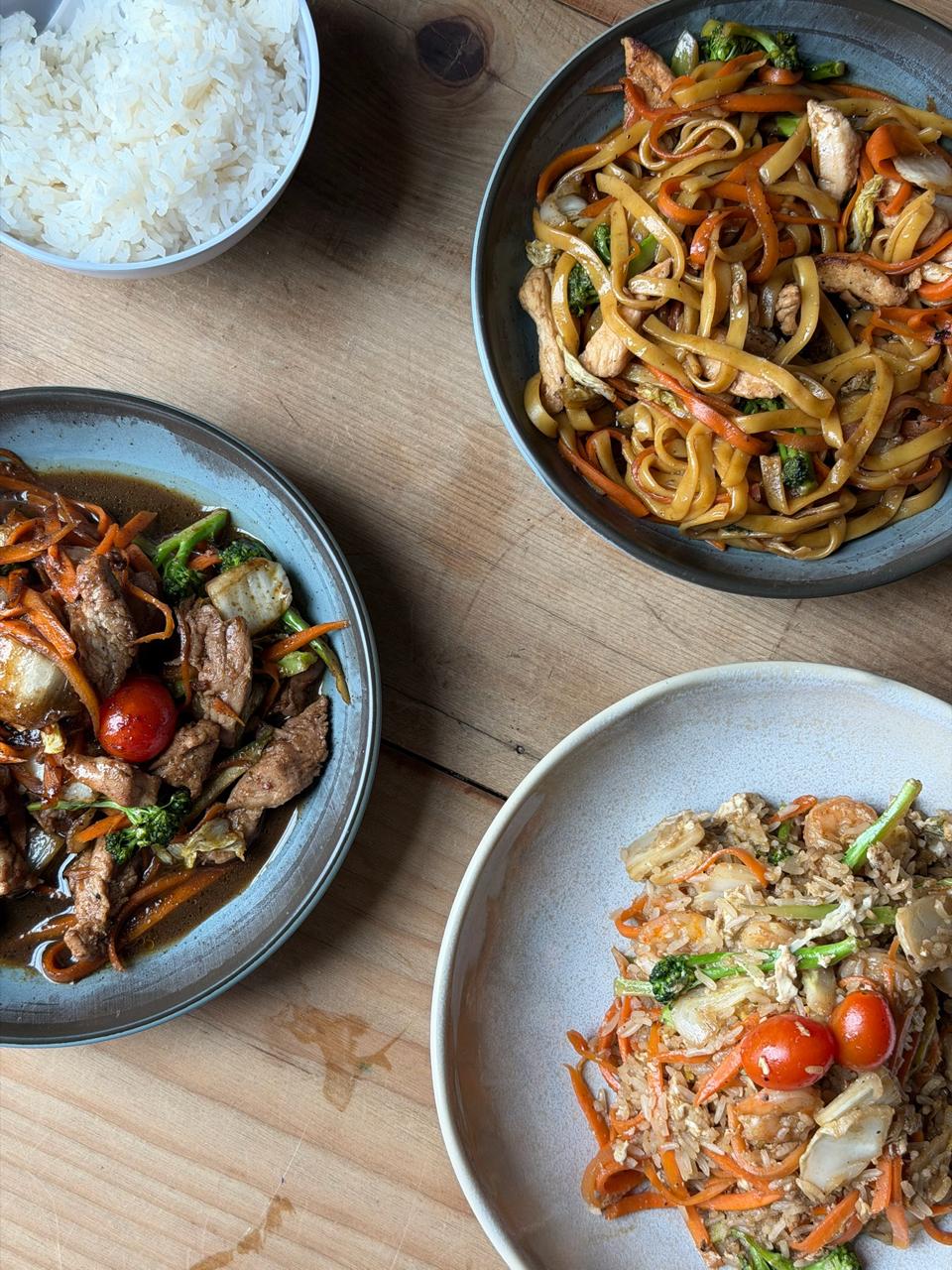 Thai Box inaugura operação no Food Hall Country com sabores autênticos da culinária tailandesa