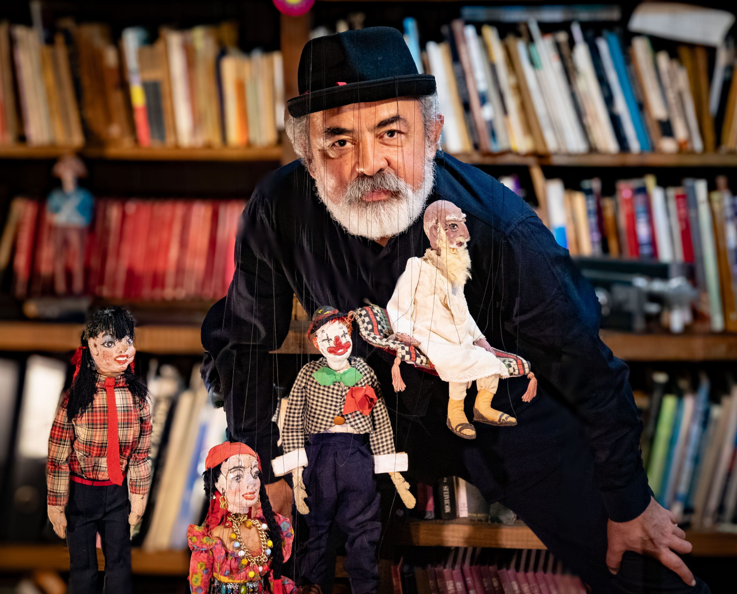 Fios da Memória: Mais antiga companhia de marionetes do país homenageia o legado de Odila Cardoso de Sena e estreia espetáculo em coprodução internacional com marionetista catalão Jordi Bertran