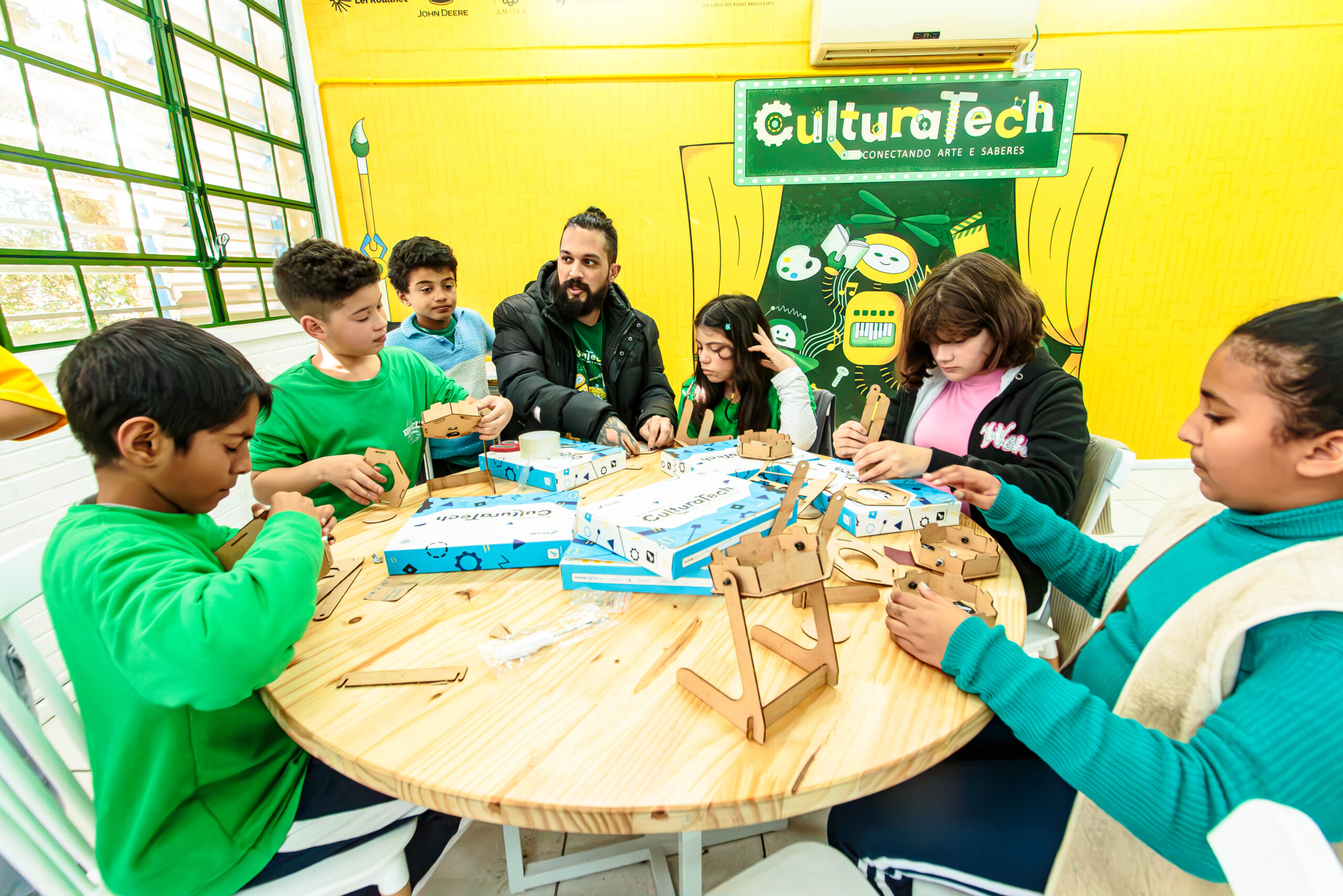 CulturaTech encerra ciclo em Montenegro com mostra que une arte e robótica em escola pública