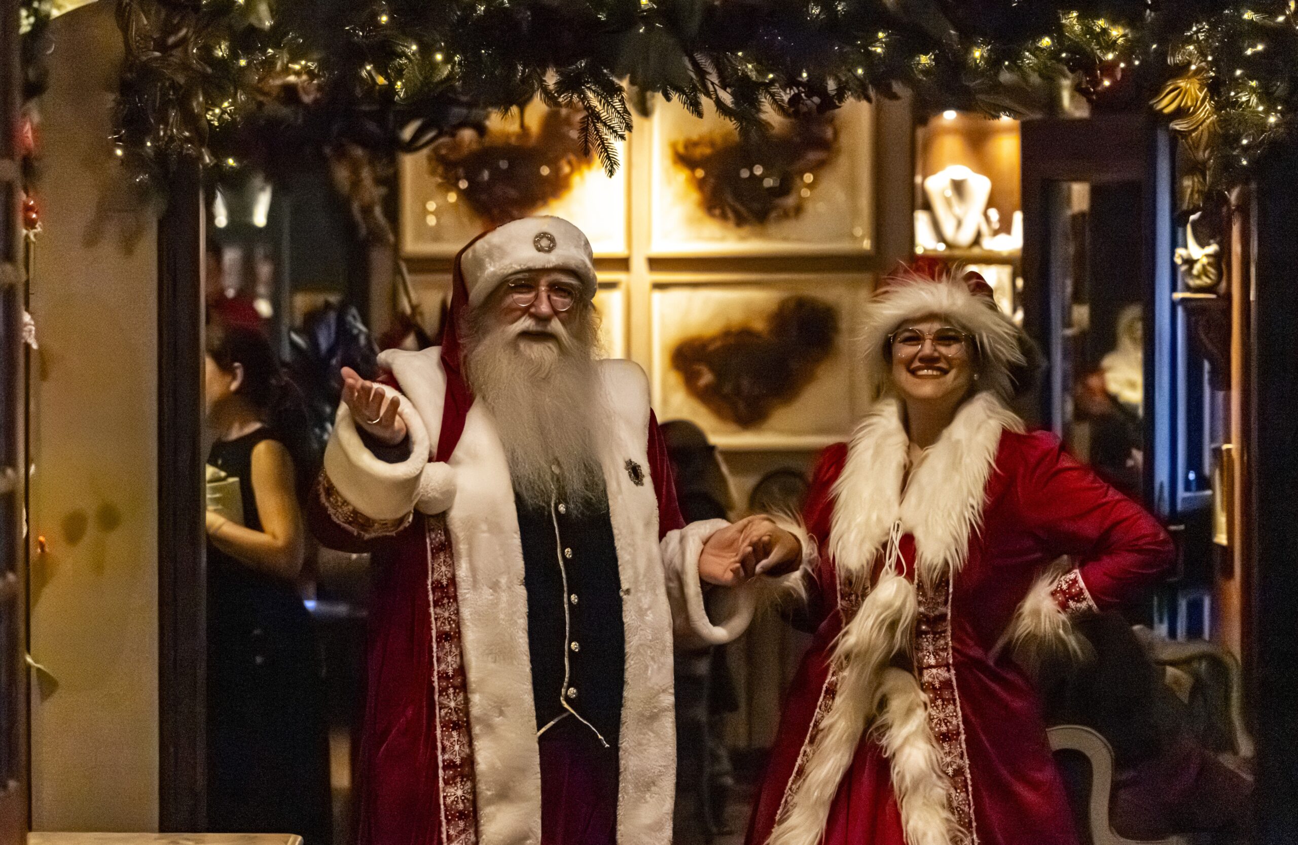 Hotel Casa da Montanha inclui trechos em Libras no espetáculo Café com Noel