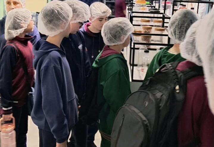 Galvanotek Embalagens e Instituto Dileta recebem alunos e apresentam práticas de sustentabilidade