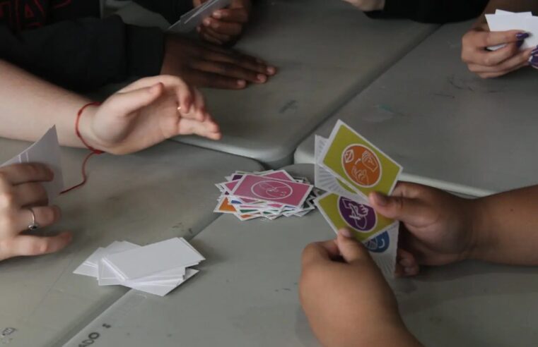 Projeto do UniSenac Porto Alegre cria jogo para ensinar cores em Libras