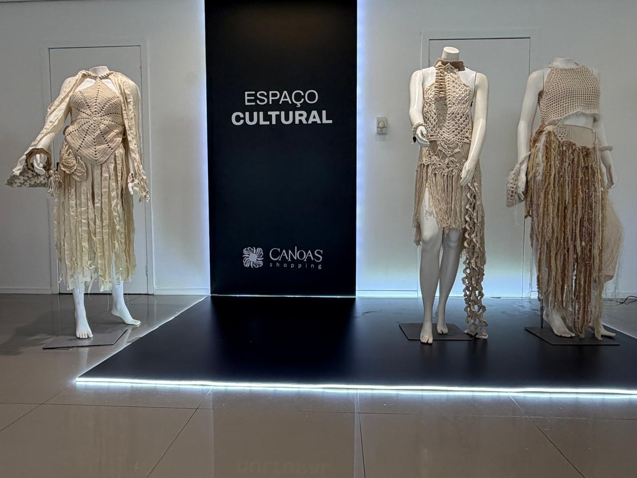 “Tecendo Histórias”: exposição no Canoas Shopping transforma crochê em expressão de criatividade e protagonismo feminino